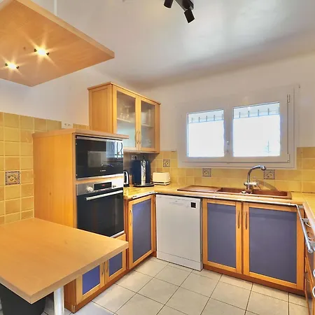 Villa Les Issambres, 7 Pieces, 10 Personnes - Fr-1-632-26